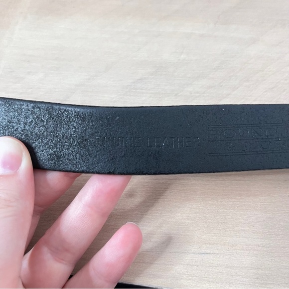 Roundtree & Yorke Genuine Leather Belt Brass Hardware 1" width made in Italy - Picture 10 of 11